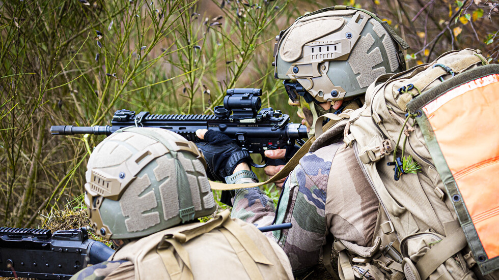 فرنسا ترسل 150 عسكريا إلى بولندا لتدريب الجنود الأوكرانيين