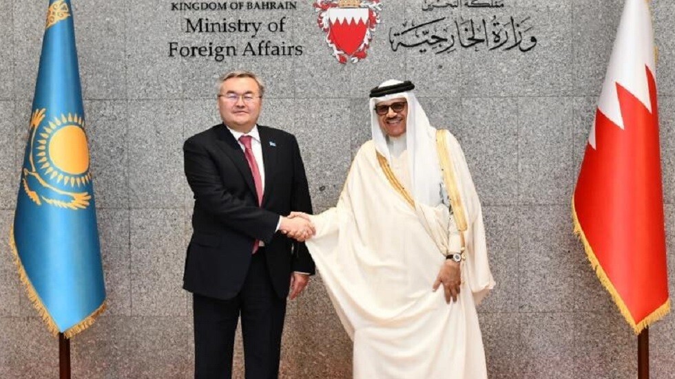 وزير خارجية كازاخستان في أول زيارة إلى البحرين