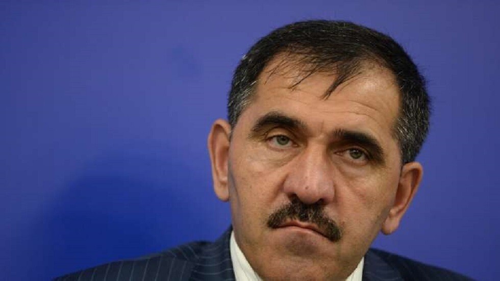 نائب وزير الدفاع الروسي يتفقد الخطوط الأمامية على الجبهة (فيديو)