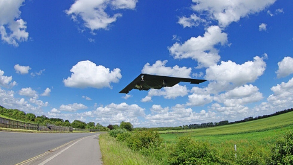 المنطاد الصيني يتجه نحو قاعدة عسكرية أمريكية حساسة تضم قاذفات شبحية