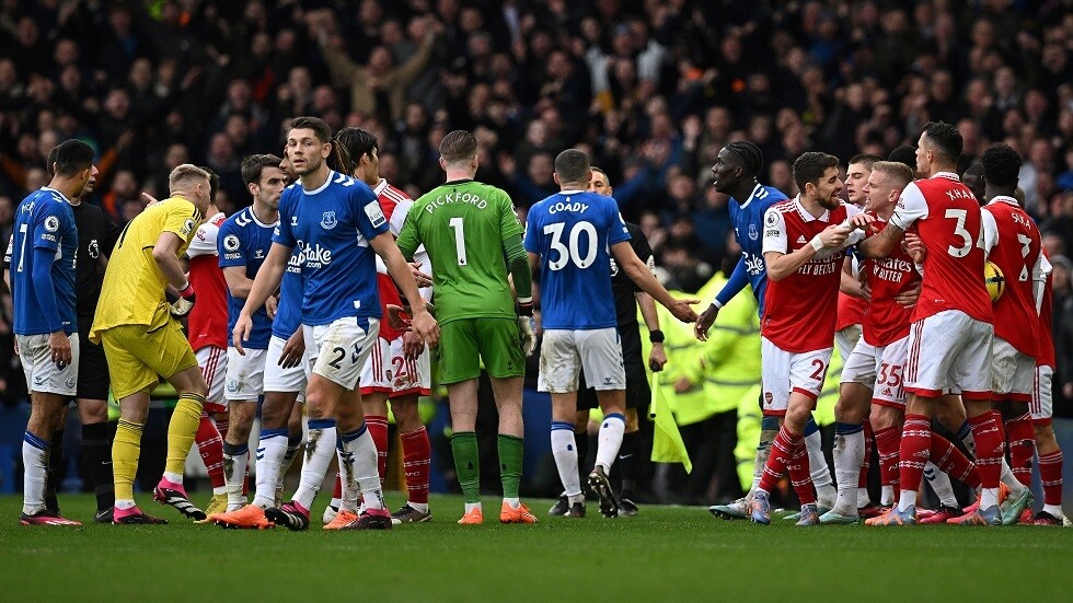 مفاجأة بعد رحيل لامبارد.. إيفرتون "الجريح" يهزم متصدر الدوري الإنجليزي الممتاز