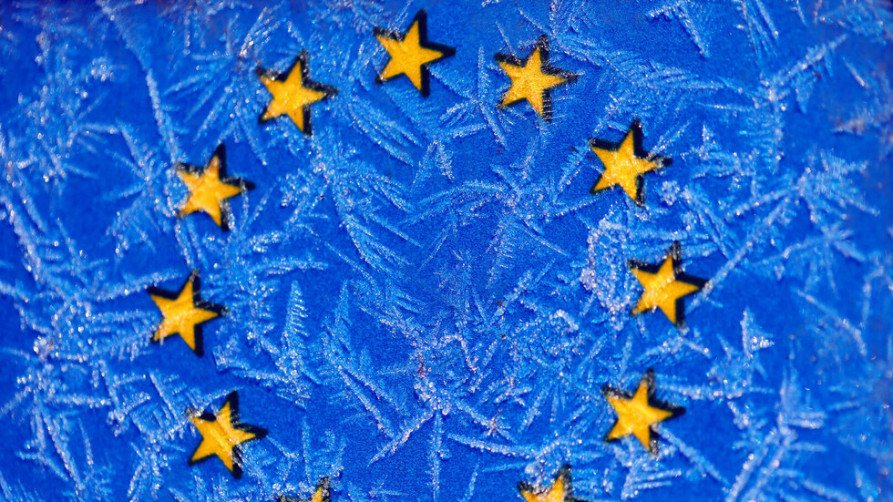 وراء شعار "أوروبا السلام".. سياسي فرنسي يفضح كذبة أوروبية متداولة