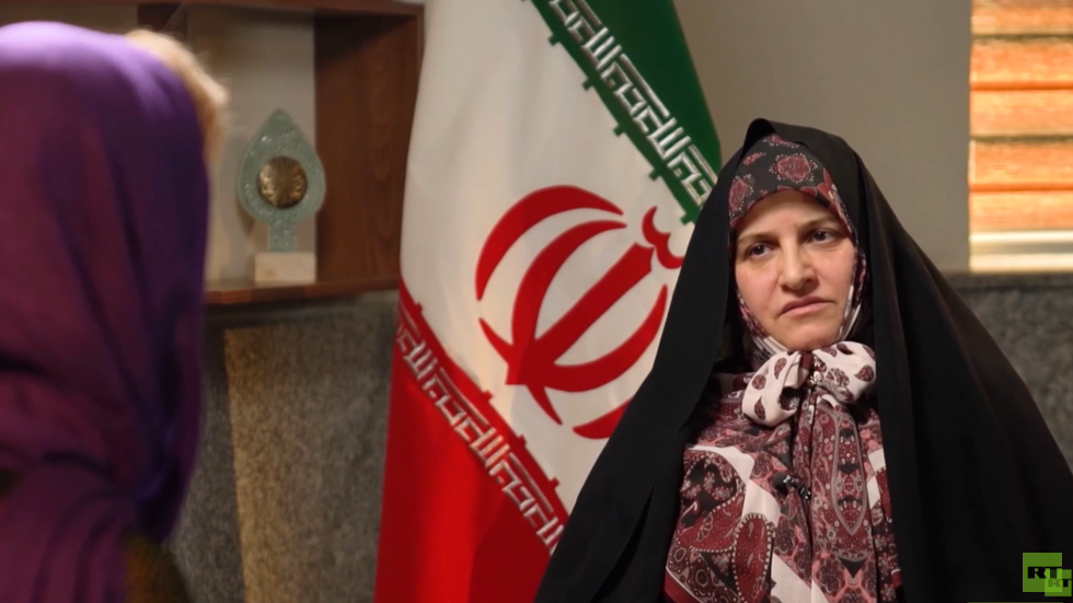 زوجة الرئيس الإيراني لـRT: الولايات المتحدة تعطي صورة مشوّهة عن روسيا وإيران وتعتمد على الترهيب