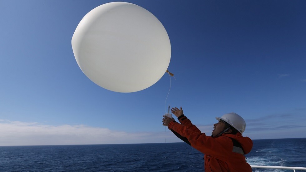 "حادثة المنطاد".. لجنة الاستخبارات في "الشيوخ" الأمريكي تعتبر تصرف بايدن " تقصيرا في الواجب"