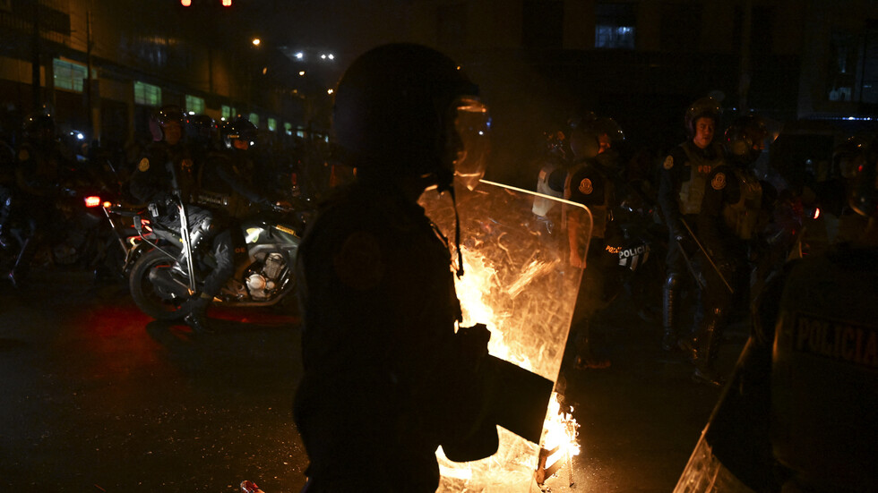 لاستعادة النظام العام.. البيرو توسع نطاق حالة الطوارئ