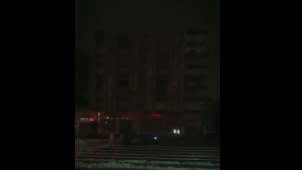 لحظة انهيار مبنى جراء زلزال تركيا