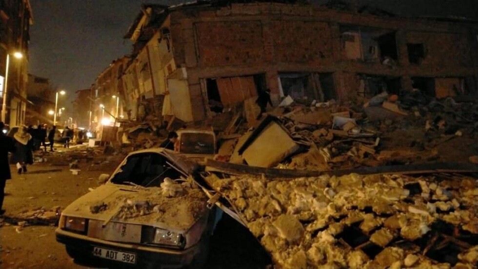 مصر تقدم تعازيها وتعلن تضامنها مع سوريا وتركيا