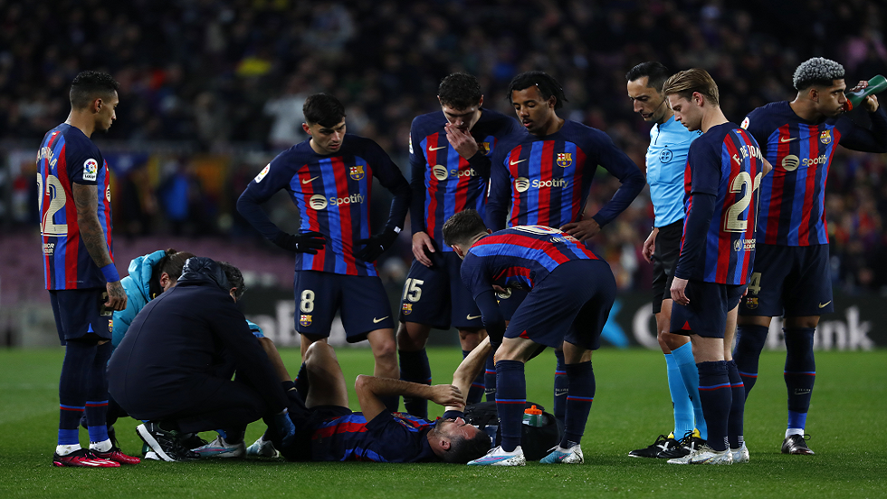 برشلونة يكشف طبيعة إصابة قائده بوسكيتس