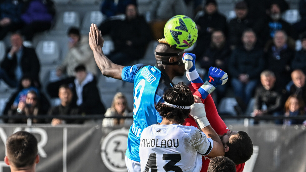 أوسيمين يتفوق على قفزة تاريخية لرونالدو