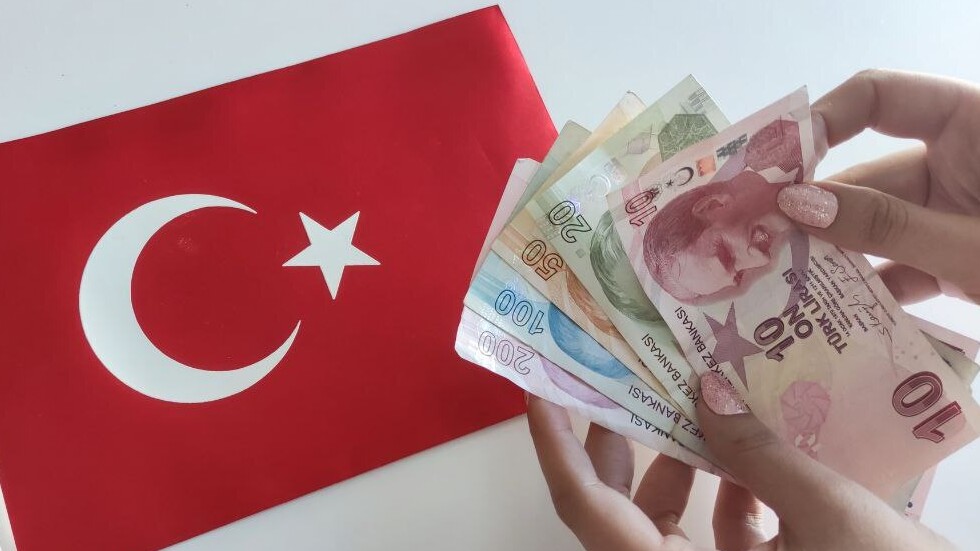 بورصة اسطنبول تقرر تعليق التداولات