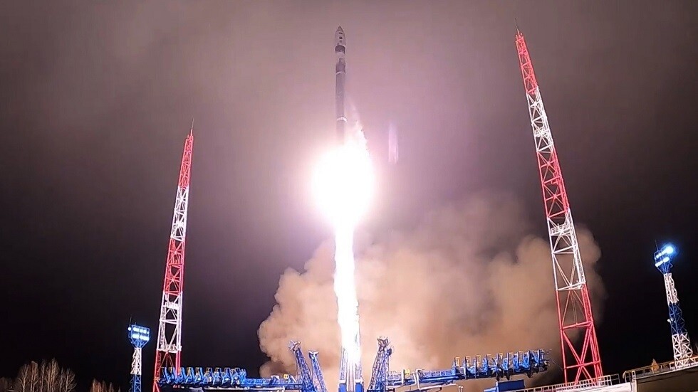 المستثمرون يضخون مبالغَ قياسية في شركات تكنولوجا الفضاء