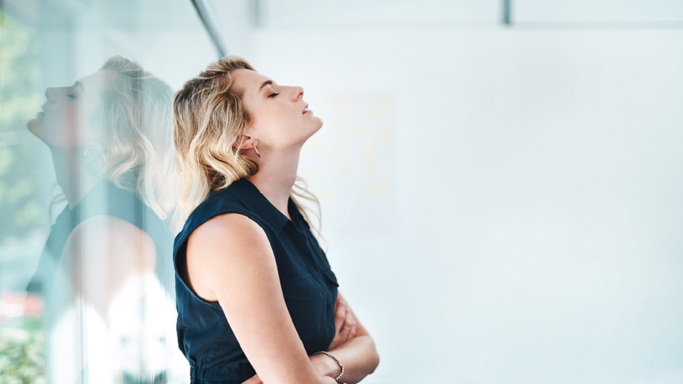 كيف يؤثر القلق على الجسم؟..  5 أعراض جسدية حسب العلم!