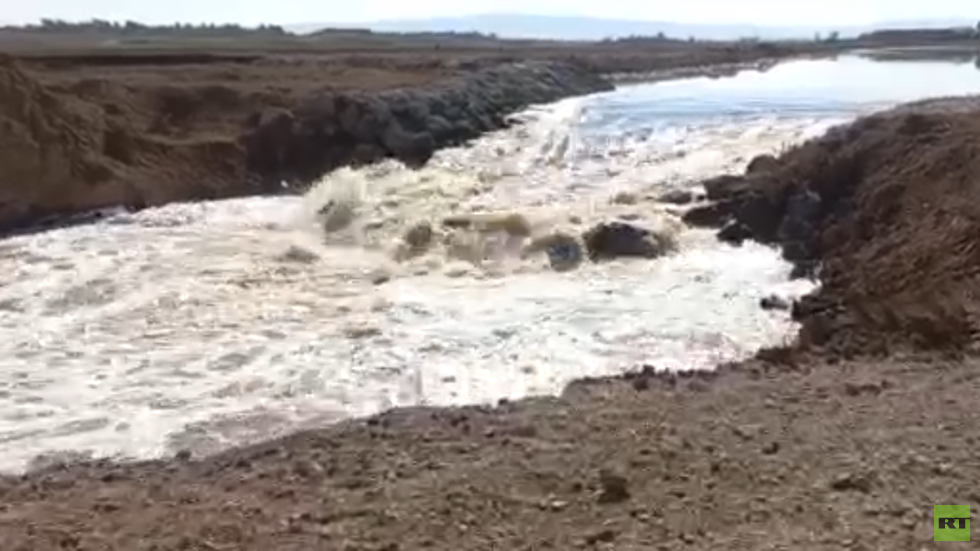 سوريا.. جريان نهر الخابور في الحسكة بعد 7 سنوات انقطاع من قبل الجانب التركي (فيديو)