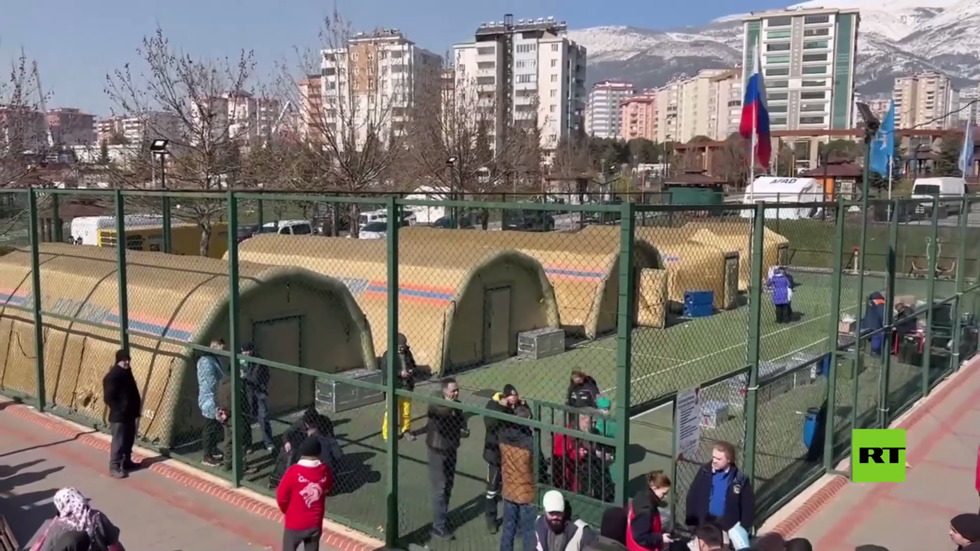 RT توثق عمل فرق الطوارئ الروسية في كهرمان مرعش التركية