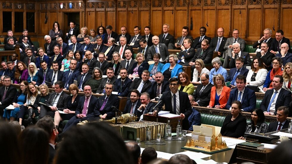بريطانيا.. رفع رواتب أعضاء البرلمان