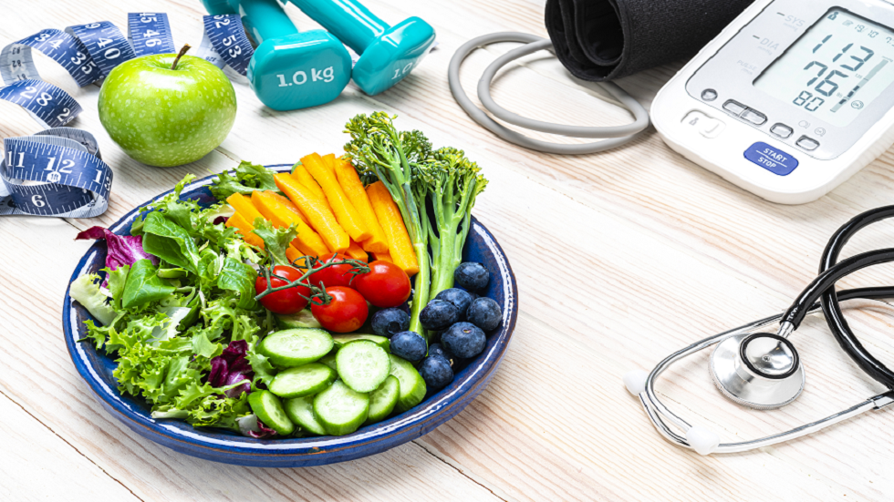 دراسة عالمية بارزة: تقييد السعرات الحرارية قد يعكس الشيخوخة شباباً!