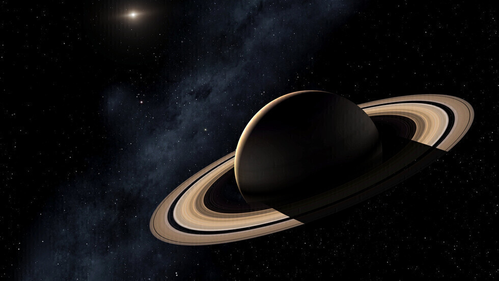 تصرف غريب في حلقات زحل .. هابل يلتقط بداية موسم جديد على سادس كوكب بعدا عن الشمس