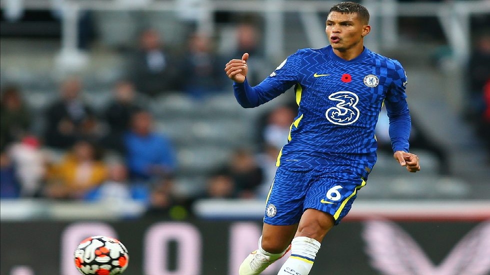 سيلفا يمدد عقده مع تشيلسي لعام إضافي