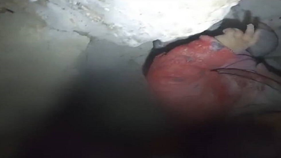 سوريا.. إنقاذ رضيعة حمتها أحضان شقيقتها المتوفاة