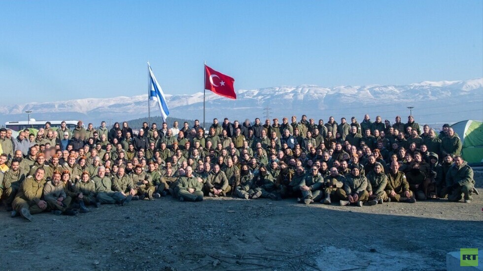 إسرائيل تنهي أنشطة بعثة الإنقاذ في تركيا بعد ورود إنذارات أمنية (صور)