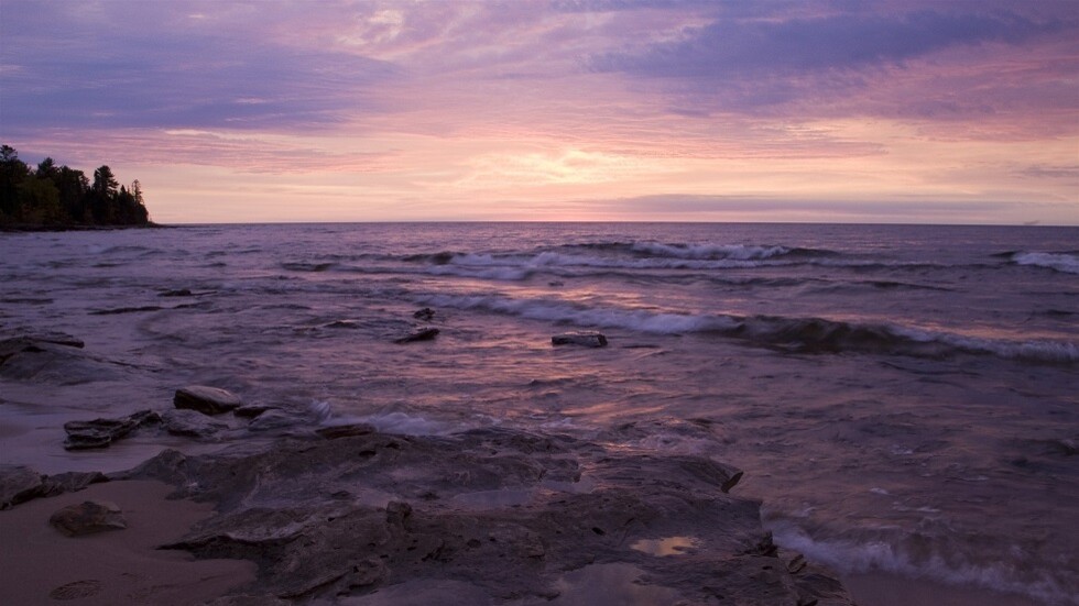 واشنطن تغلق المجال الجوي لبحيرة ميشيغان لأسباب تتصل بالدفاع القومي