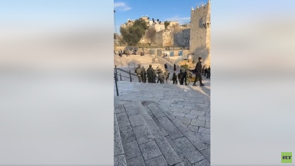 مراسلتنا: قوات إسرائيلية تغلق البلدة القديمة في القدس ومنها باب العامود عقب طعن مستوطن وهروب المنفذ