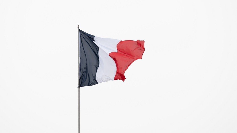 فرنسا توصي مواطنيها بمغادرة بيلاروس على خلفية التوتر في أوكرانيا