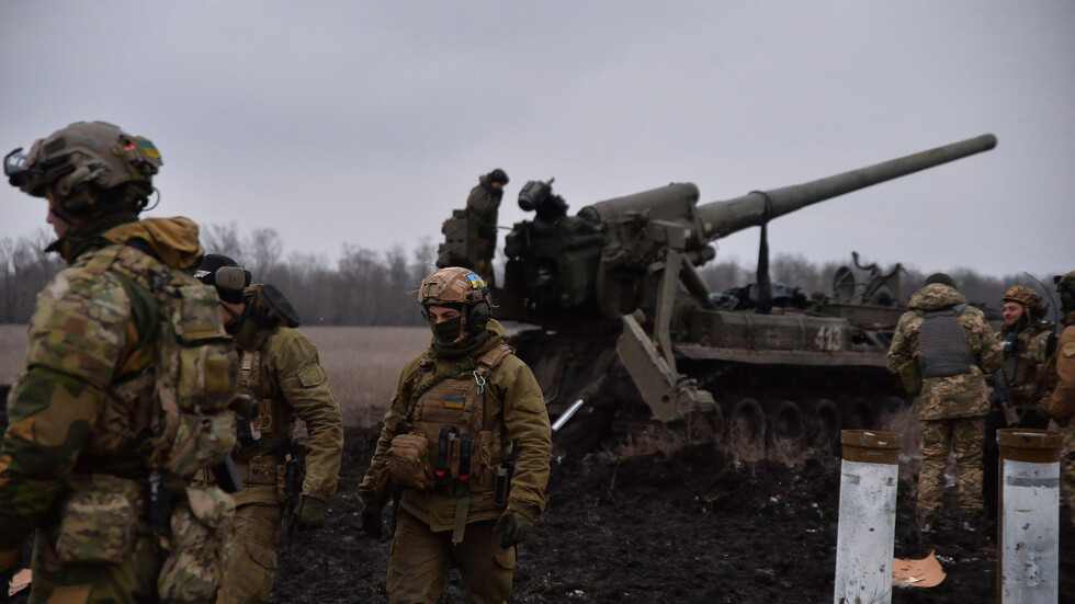 صحيفة: القيود على دخول المدنيين لأرتيوموفسك قد تكون تمهيدا لانسحاب القوات الأوكرانية منها