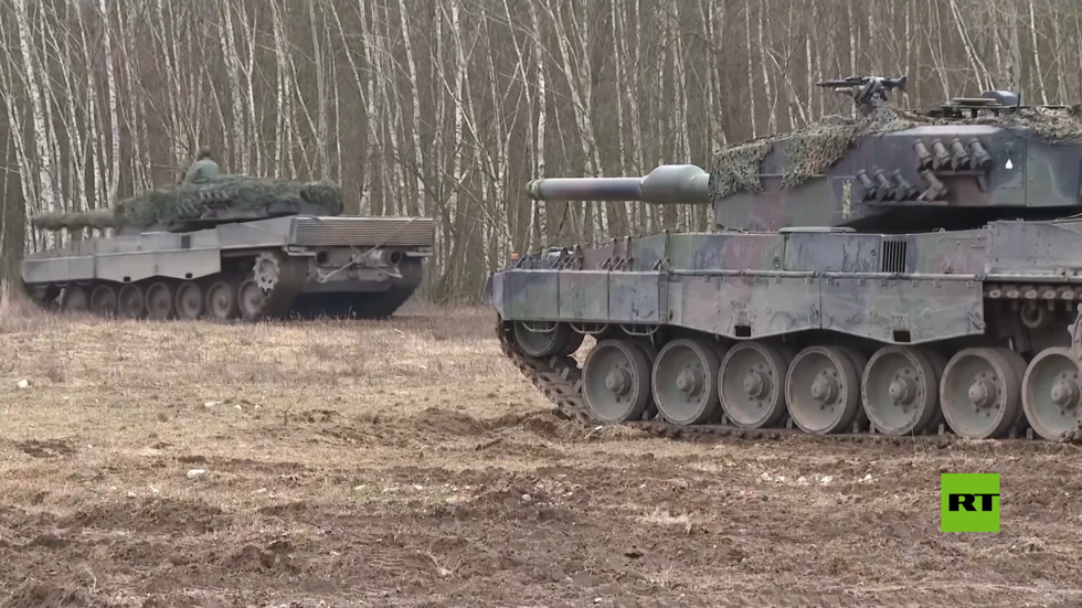 القوات الأوكرانية تتدرب على قيادة دبابات "ليوبارد 2" في بولندا