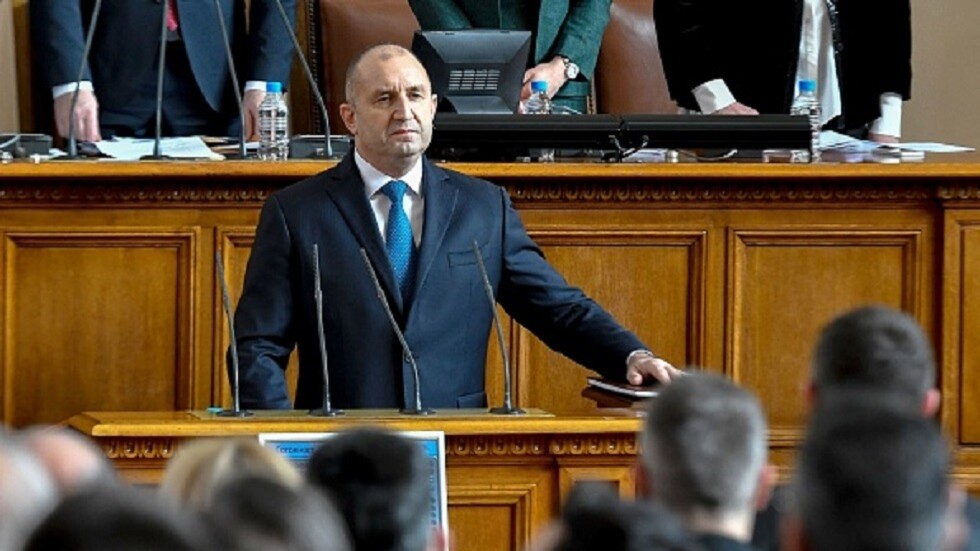 رئيس بلغاريا يعارض إمدادات الأسلحة إلى أوكرانيا من احتياطيات الجيش