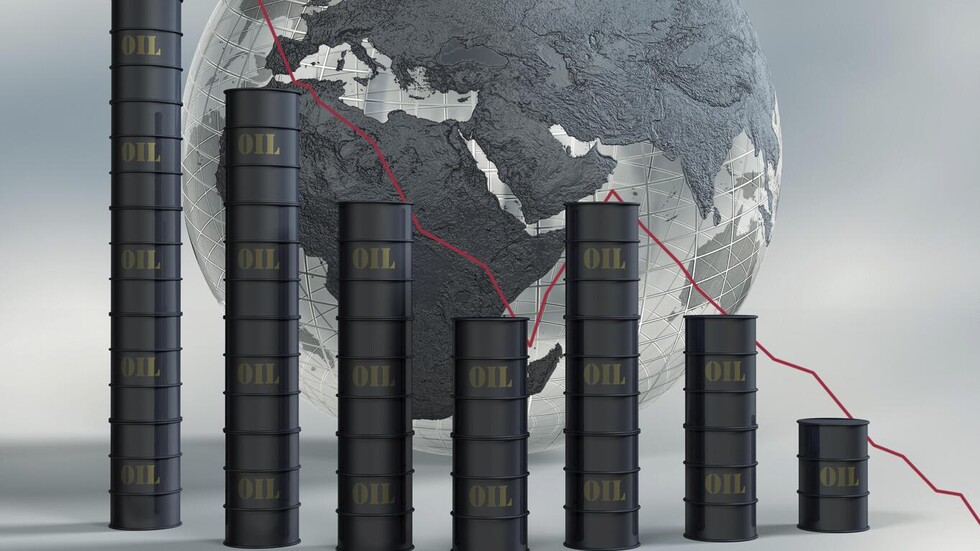 وزير الطاقة الإماراتي يكشف عن "قلق" يراوده حول 2024