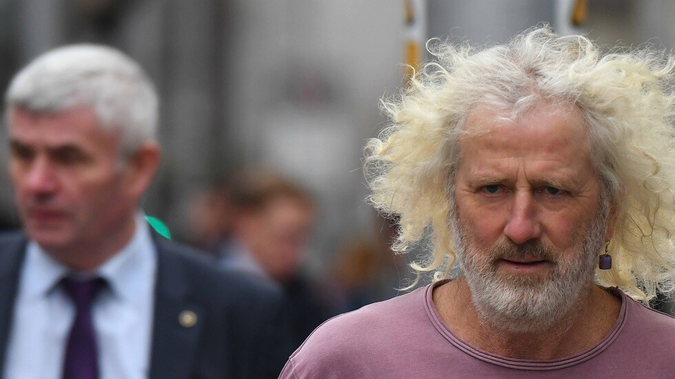 برلماني أوروبي: شولتس أرسل الخوذ أولا والدبابات تاليا لقتل الروس.. ماذا حدث لألمانيا جوهرة أوروبا؟