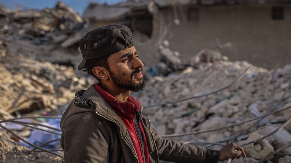 500 شخص ما يزالون تحت الأنقاض في ناحية جنديرس شمالي سوريا