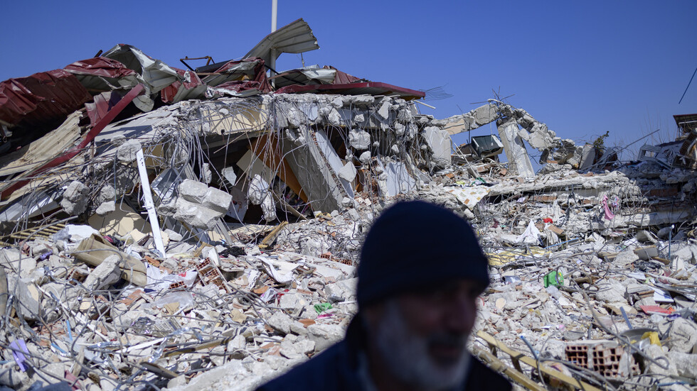 أ ف ب: حصيلة ضحايا الزلزال في تركيا وسوريا تتجاوز 41 ألف قتيل