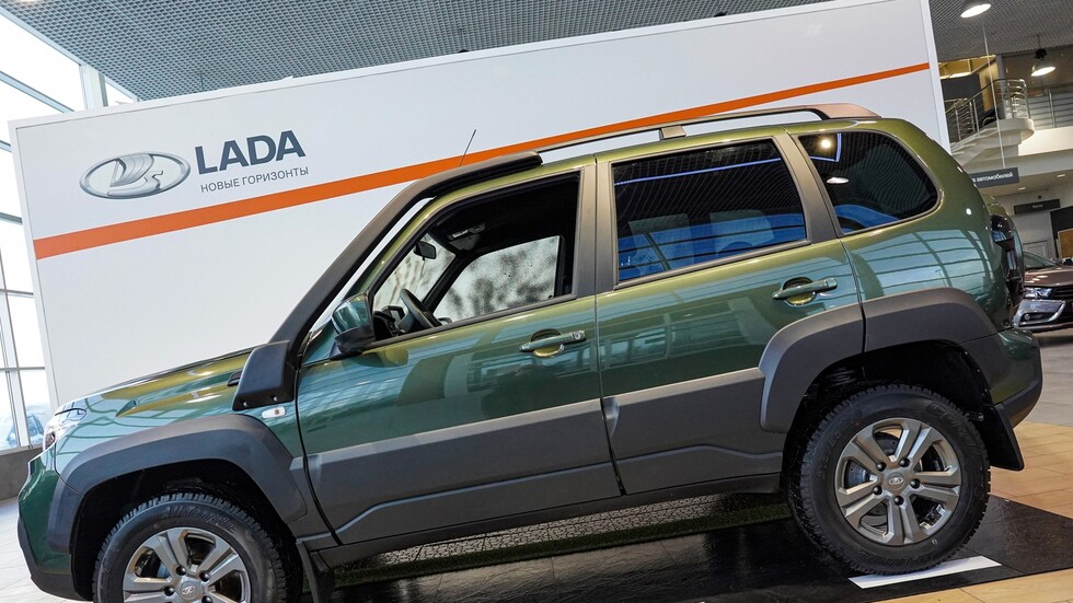 مصنع "لادا" يدرس تسويق سيارة جديدة في الشرق الأوسط