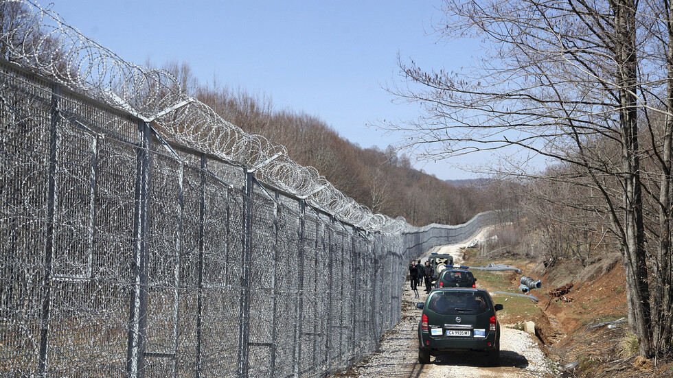 العثور على جثث 18 مهاجرا داخل شاحنة في بلغاريا