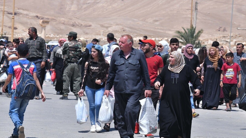 الإخبارية السورية: مقتل أكثر من 50 مواطنا في هجوم نفذه "داعش" في ريف حمص الشرقي