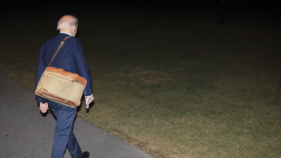 بايدن إلى وارسو عشية ذكرى العملية الروسية الخاصة بهدف "احتواء روسيا"