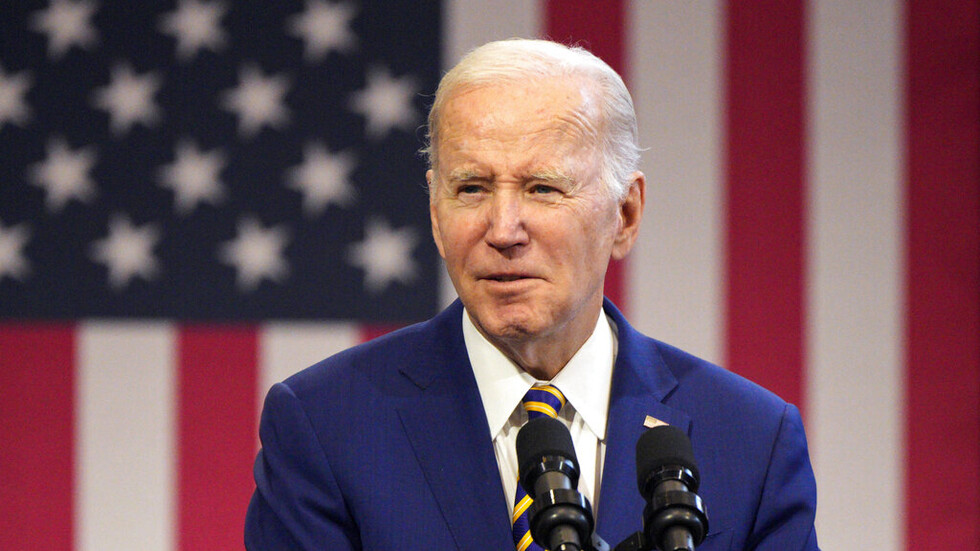 بايدن يصف العنف باستخدام الأسلحة النارية في الولايات المتحدة بالوباء