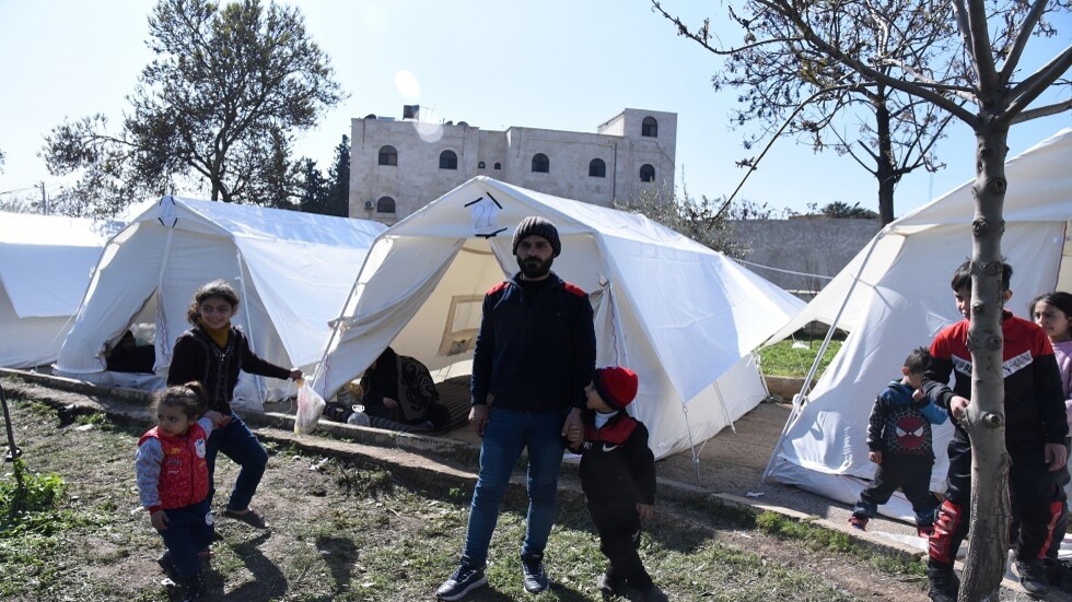 قافلة مساعدات من الجالية اليمنية بسوريا وطائرات روسية وإمارتية لمنكوبي الزلزال