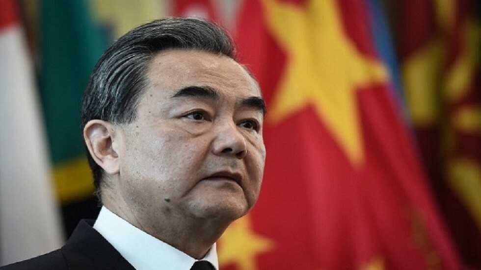 كبير دبلوماسيي الصين في روسيا.. بكين تأخذ بزمام المبادرة لحل الأزمة الأوكرانية وترسل إشارات للغرب