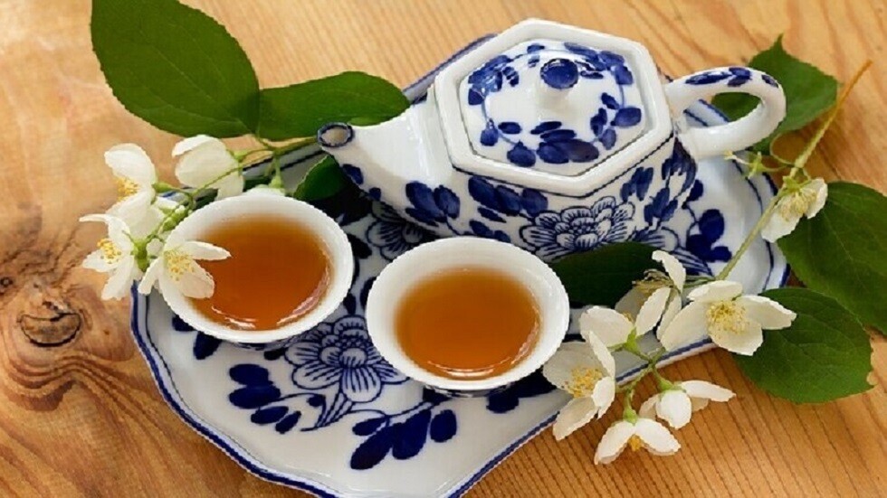 طبيبة روسية تكشف الخطأ الرئيسي المرتكب عند شرب الشاي