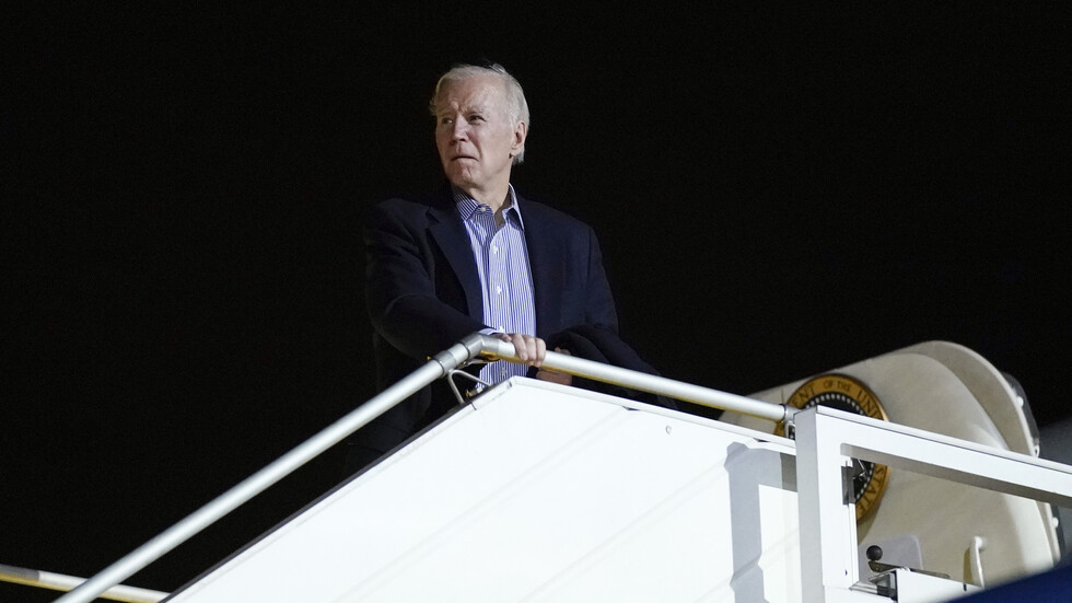 بايدن يصل بولندا لمناقشة