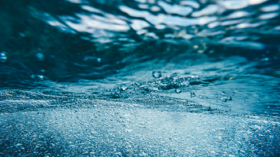 اكتشاف شكلين جديدين من المياه المالحة يمكن أن يعيد كتابة الكيمياء الأساسية!