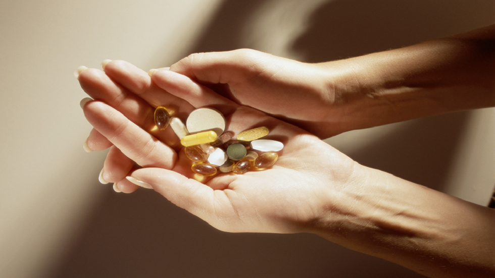 أربعة مكملات 