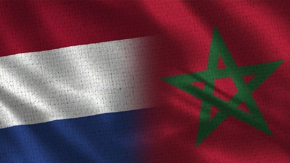 وزير الداخلية المغربي والوزير الهولندي يتباحثان في قضايا الهجرة