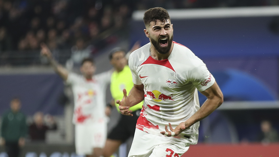 مدرب لايبزيغ ينهي الجدل بشأن مستقبل مدافعه غفارديول