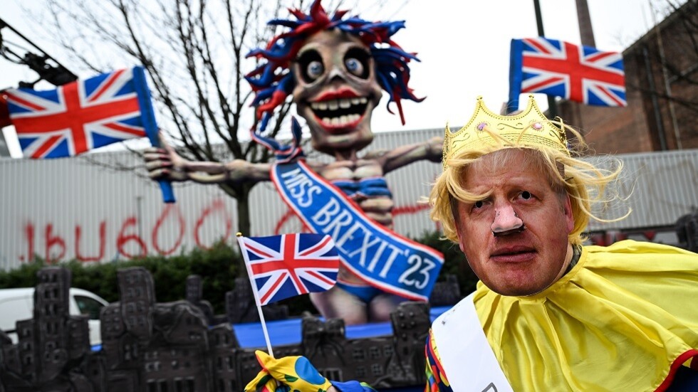 جونسون يرشح نفسه لقيادة حلف الناتو