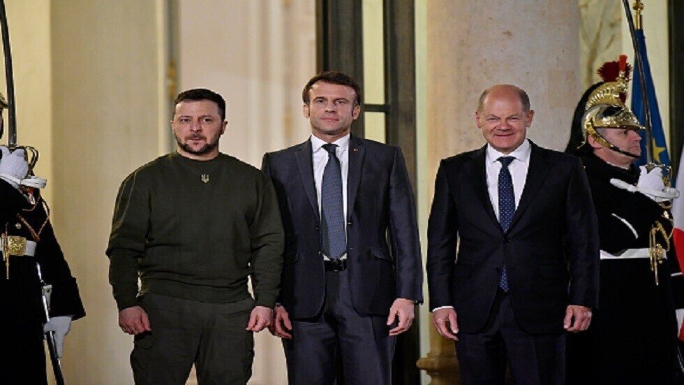 ماكرون وشولتس ينصحان زيلينسكي بالانخراط في المفاوضات مع روسيا