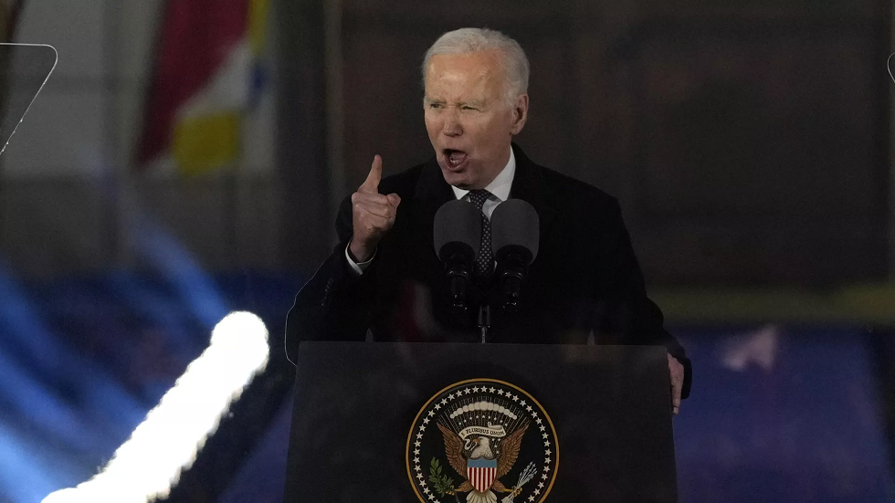 بايدن: زيلينسكي ليس بحاجة الآن لمقاتلات